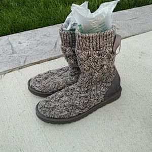 Ugg lace up gray knit boots women size 10